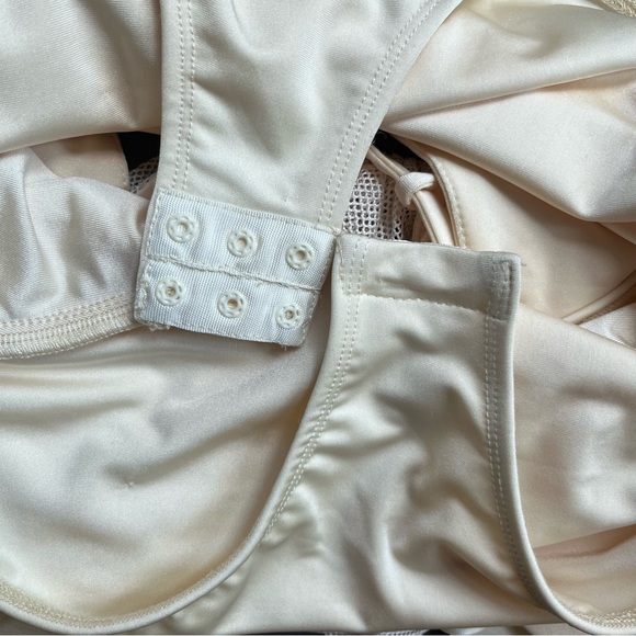 Plunge Neck Open back Mesh Sleeve Bodysuit, Small - Picture 7 of 7